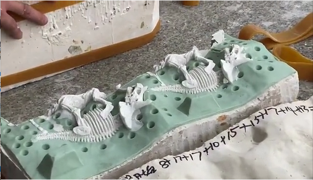怎么操作注射成型硅膠 ？